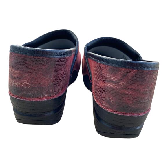 DANSKO Pro Clogs Size 5 EU 35 Red Distressed Leather Slip-Resist Work Nurse - Picture 12 of 16